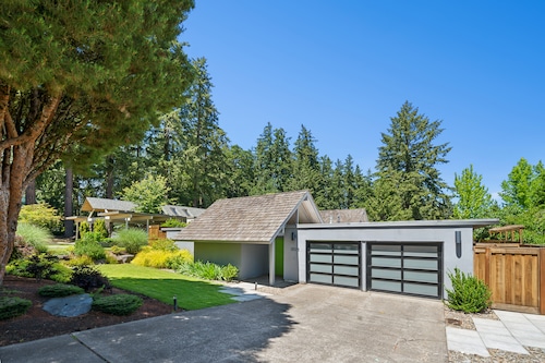 A 1971 Robert Rummer-built house at 13125 S.W. Heather Court in Beaverton is for sale at $1.2 million by James DeMarco and LuAnne Dindia DeMarco of Investors Trust Realty.