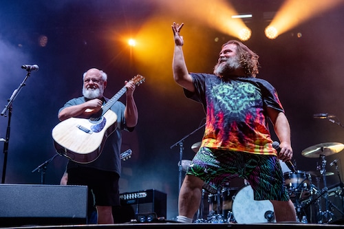 Kyle Gass and Jack Black performing