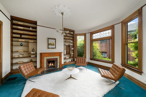 1893 Nathan Loeb House at 726 N.W. 22nd Ave. in Northwest Portland is for sale by Ann Thompson and Muffie Scanlan of Windermere Realty Trust.